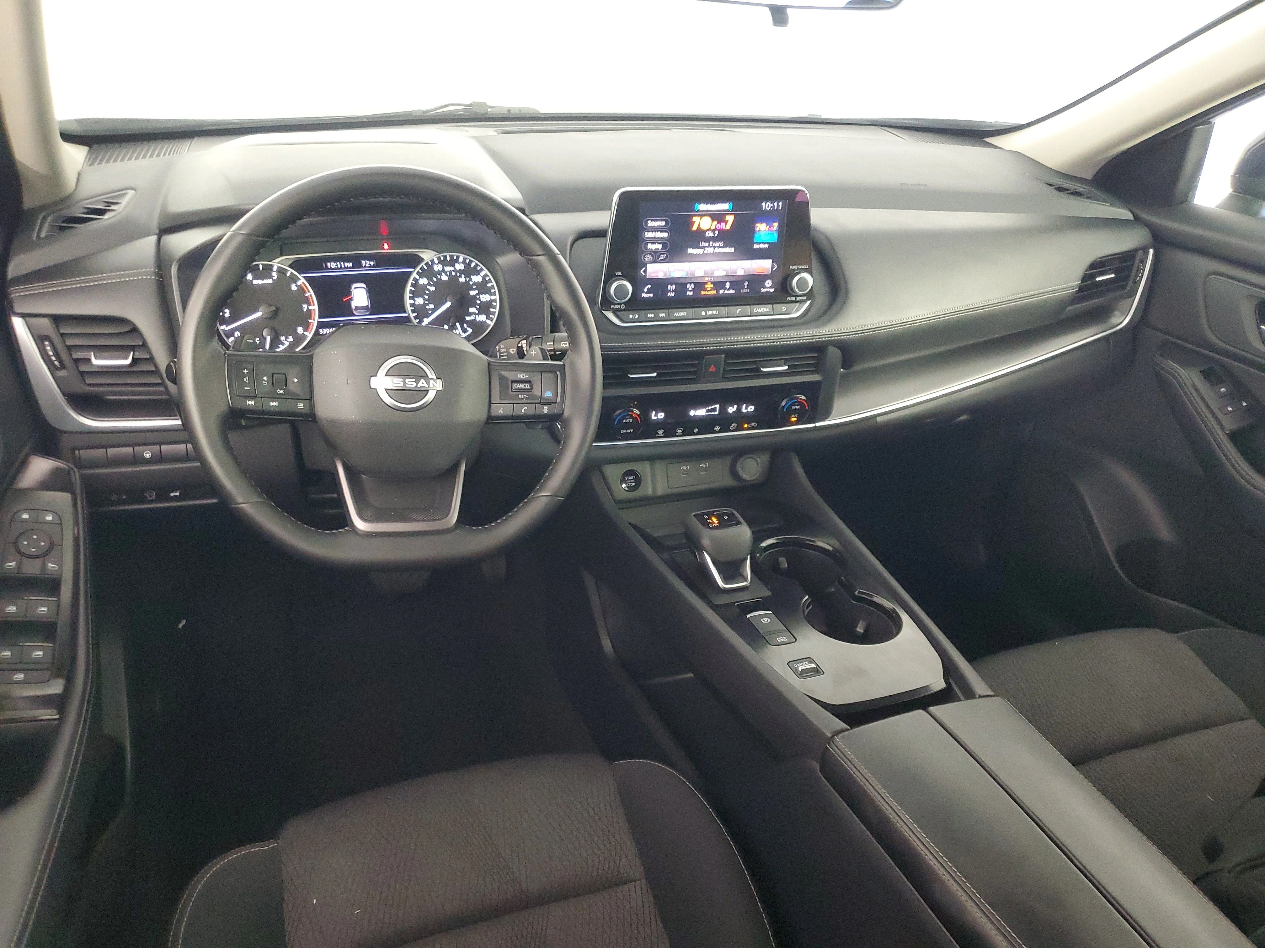 2025 Nissan Rogue SV - Photo 15