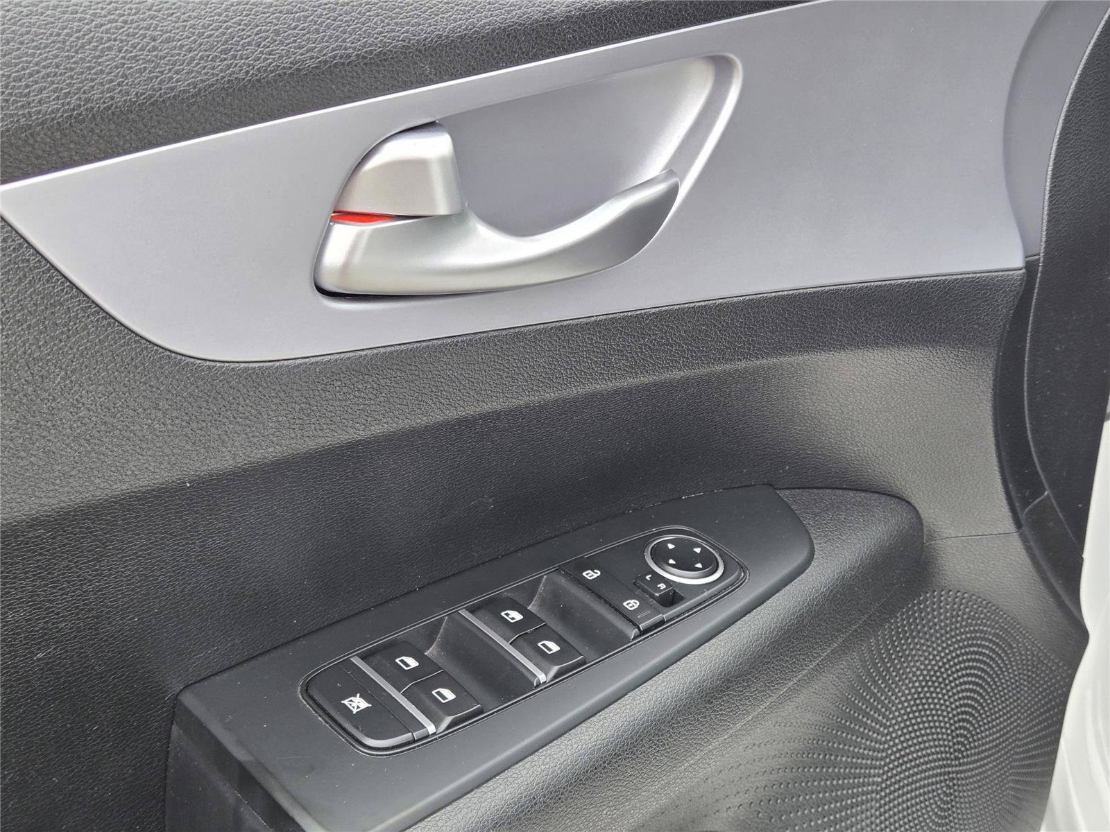 Used 2024 Snow White Pearl Kia LXS image 18