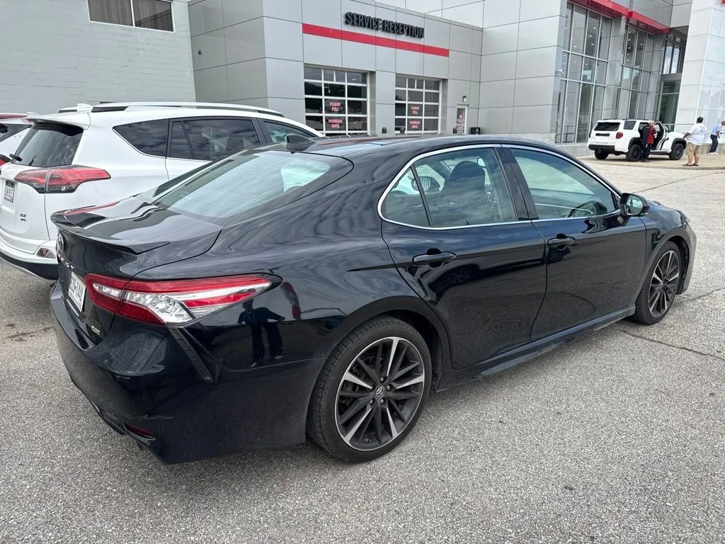 Used 2018 Black Toyota XSE V6 image 37