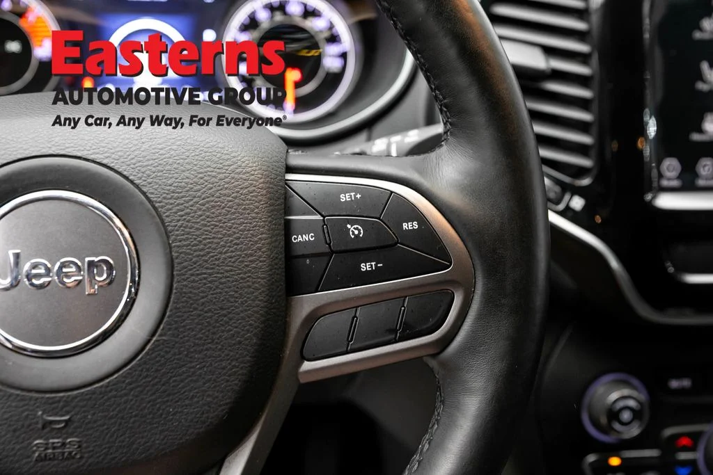 Used 2019 White Jeep Limited image 16