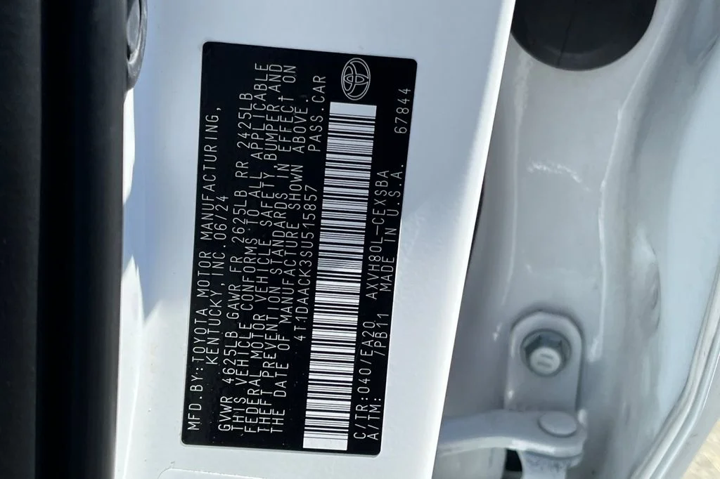 Used 2025 White Toyota  image 41