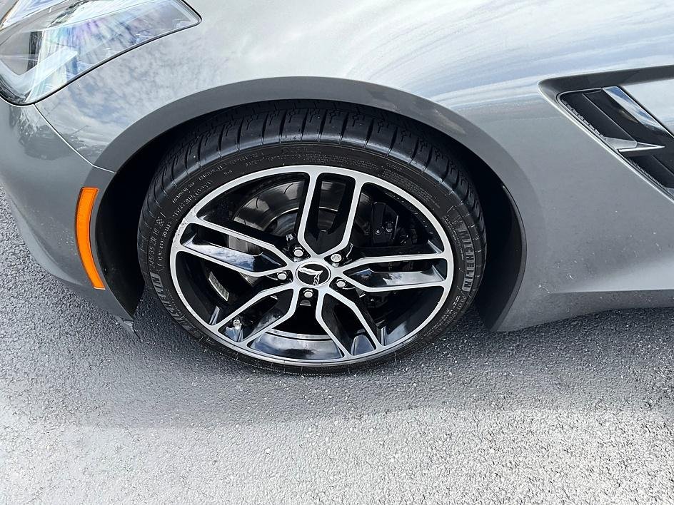 Used 2016 Gray Chevrolet Stingray Z51 image 10