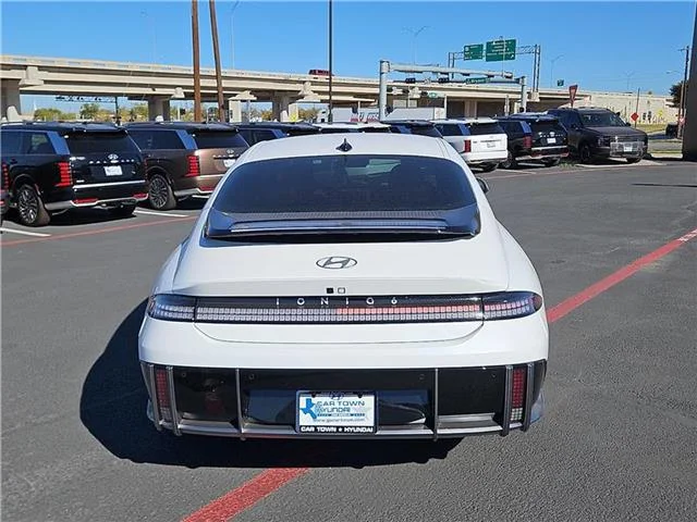 New 2025 Serenity White Hyundai SE image 4