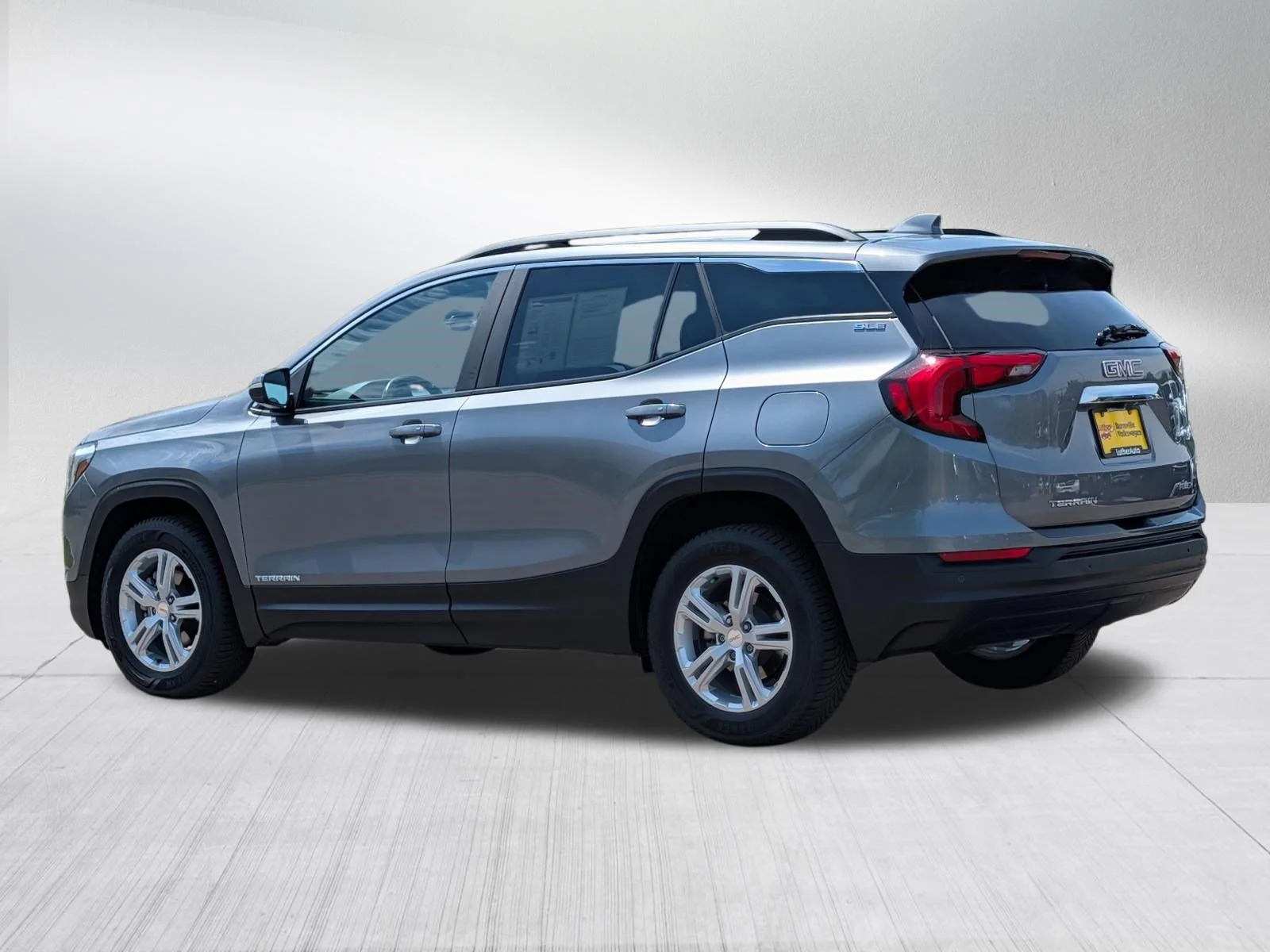 Used 2021 Satin Steel Metallic GMC SLE image 5