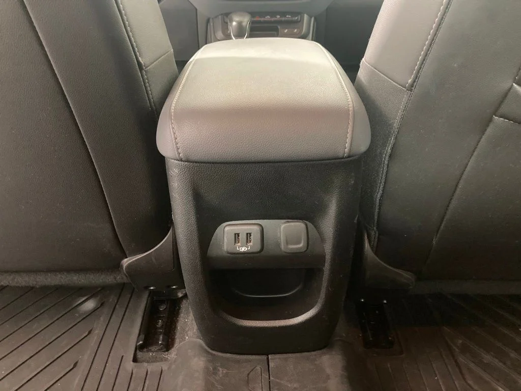 Used 2022 Black Chevrolet Z71 image 16