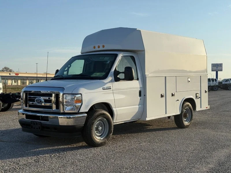 2025 Ford E-Series SRW E-350 Super Duty 138 in WB's photo
