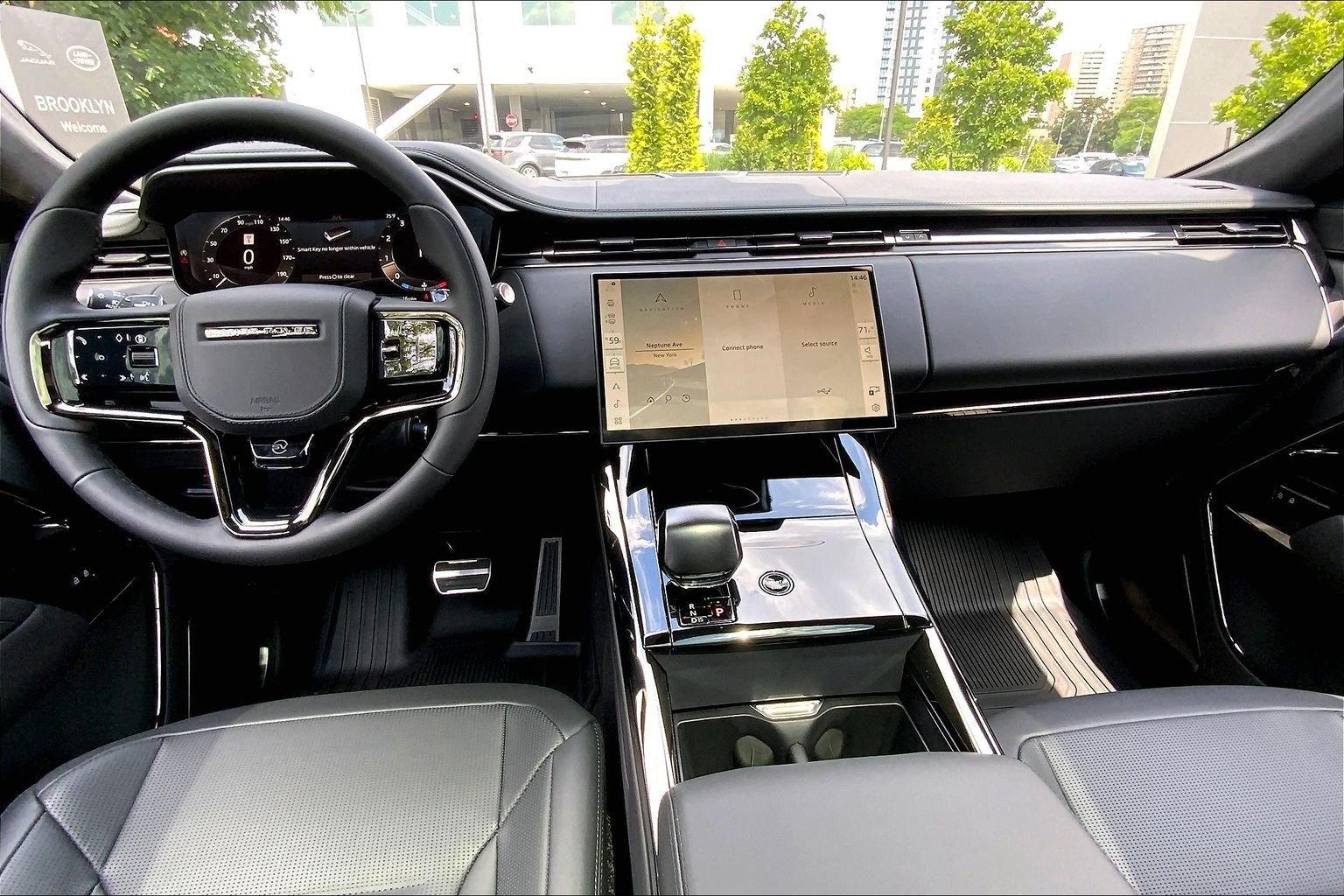 New 2026 Narvik Black Land Rover SV image 5
