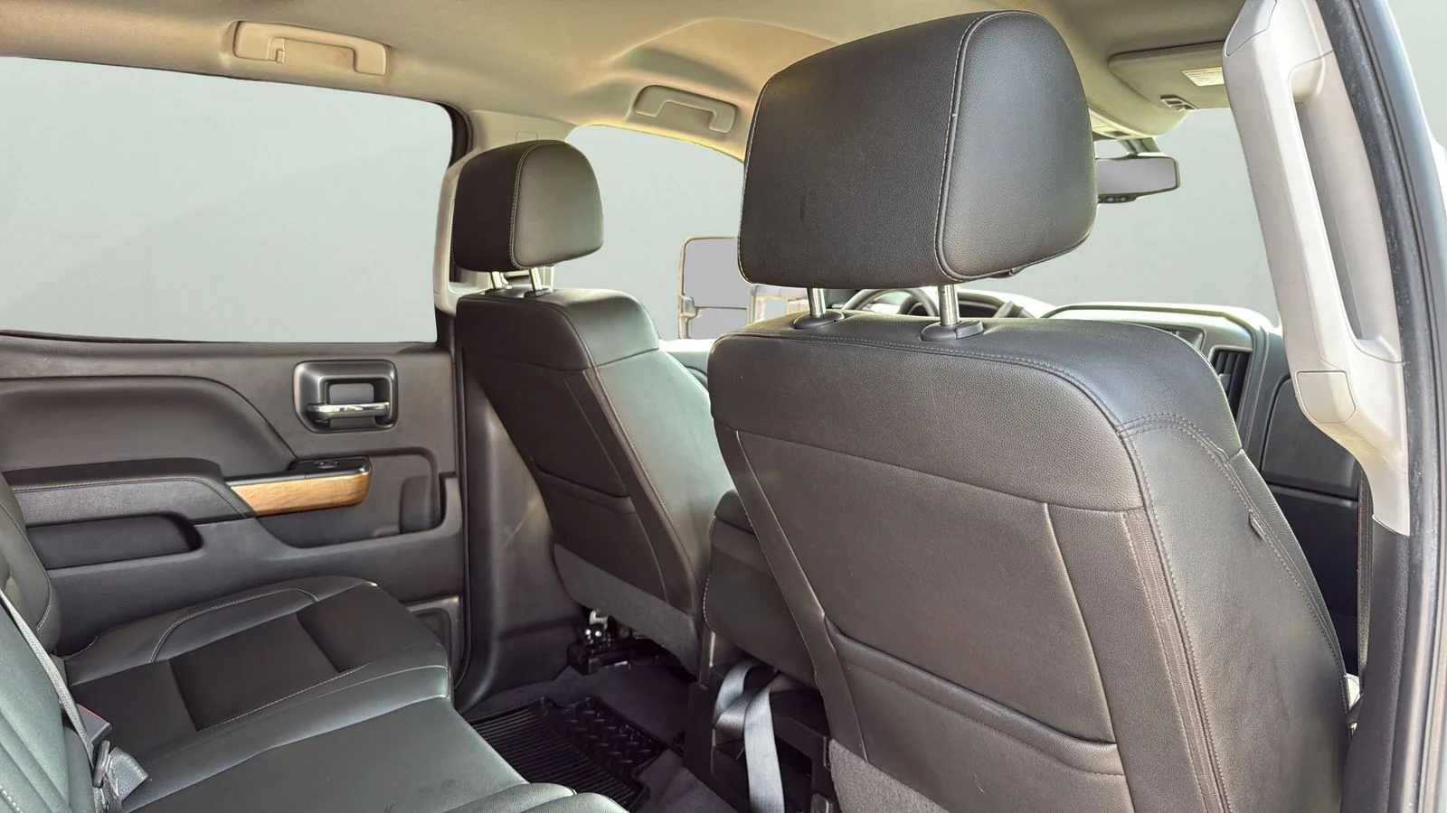 Used 2019 White Chevrolet LTZ image 23