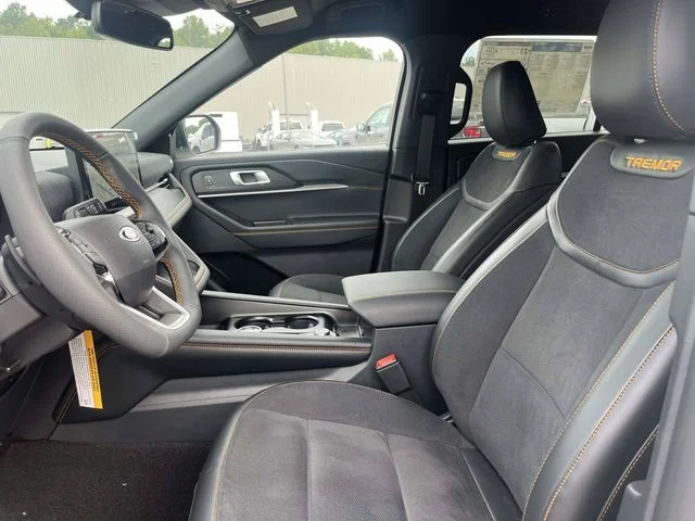 New 2026 Star White Metallic Tri-Coat Ford Tremor image 14
