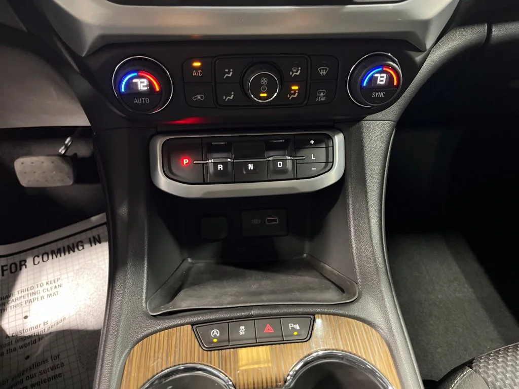 Used 2021 Midnight Blue Metallic GMC SLE image 24