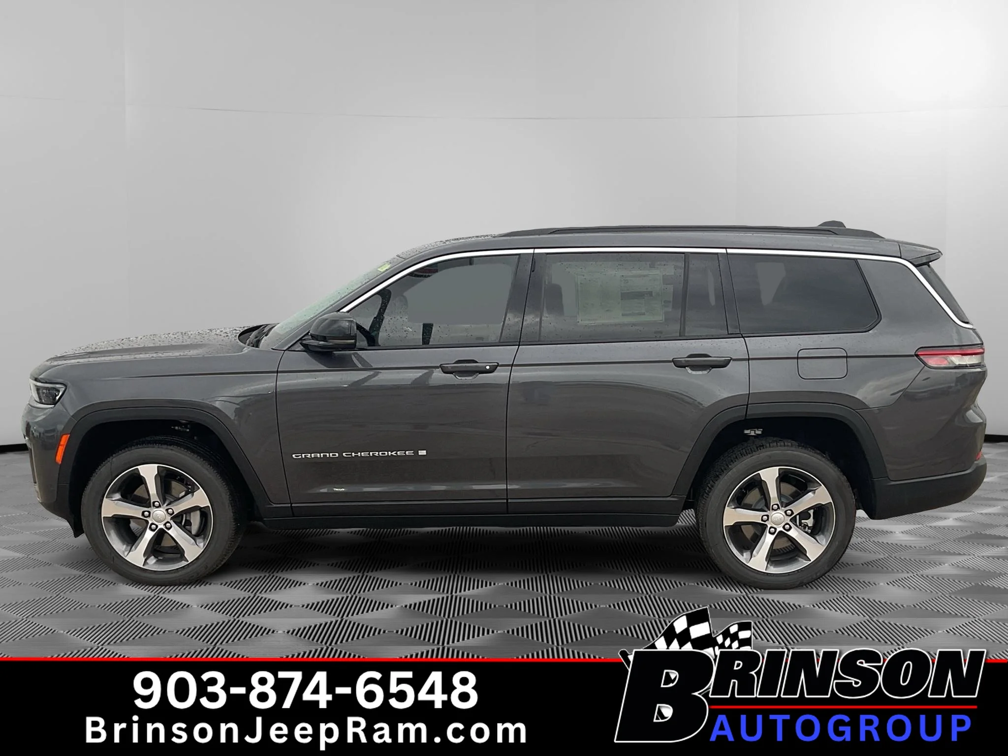 New 2026 baltic gray metallic clearcoat Jeep Limited image 3