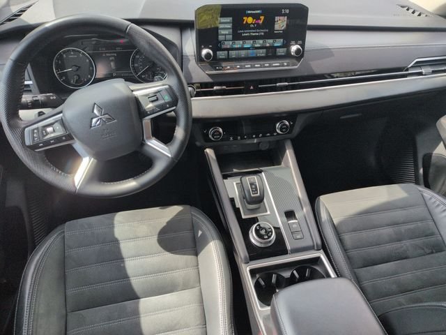 Used 2023  Mitsubishi SE Black Edition image 23