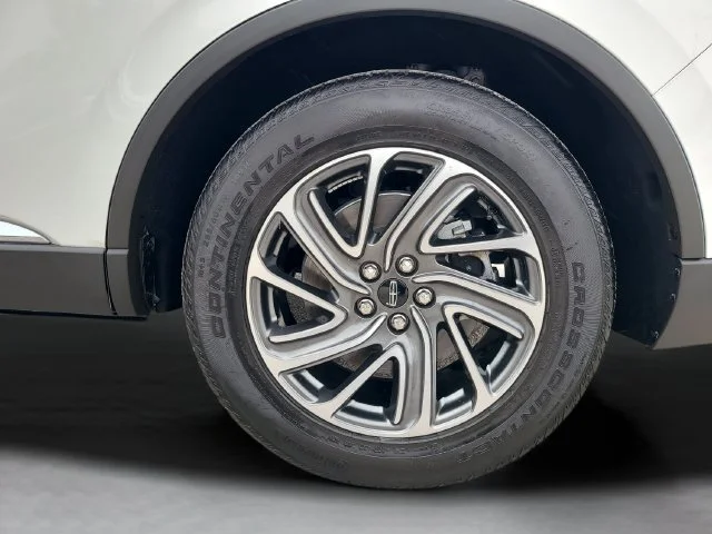 Used 2022  Lincoln Standard image 39