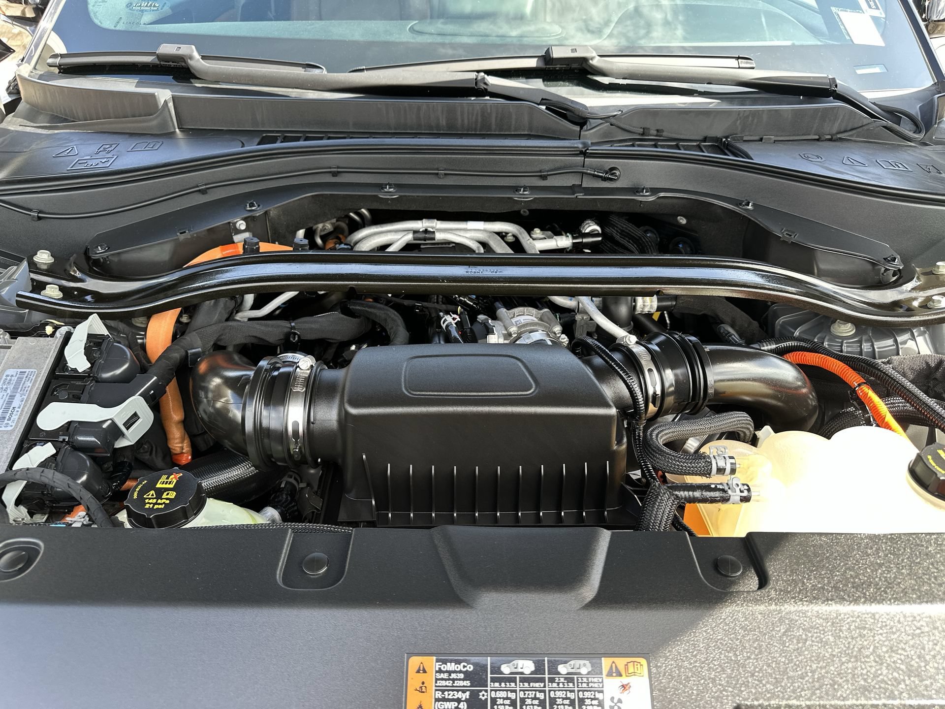 Used 2022 Gray Metallic Lincoln Grand Touring image 18