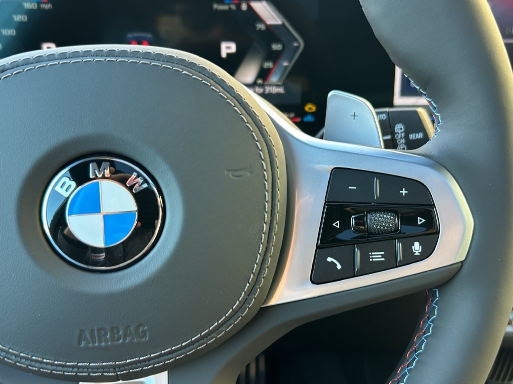 Used 2026 Carbon Black Metallic BMW M60i image 20