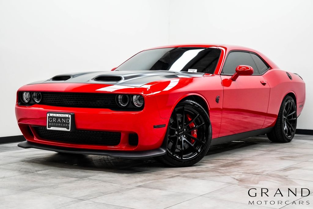 Used 2023 Red Dodge SRT Hellcat Jailbreak image 1