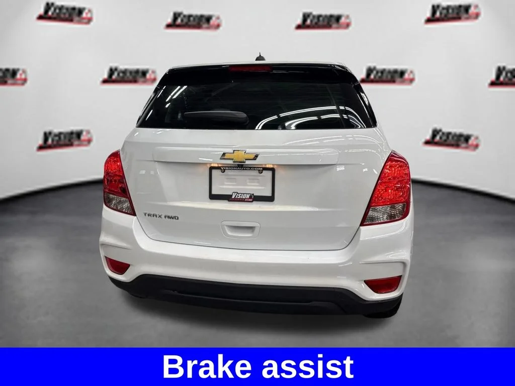 Used 2018 White Chevrolet LS image 7