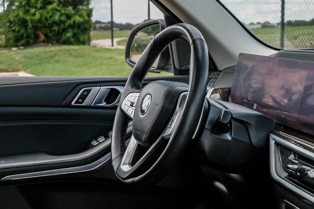 Used 2024 Gray BMW xDrive40i image 24