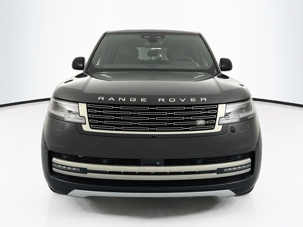 Certified Used 2024 Black Land Rover SE image 2