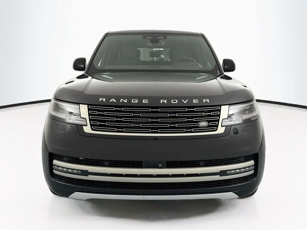 Used 2024 Black Land Rover SE image 2