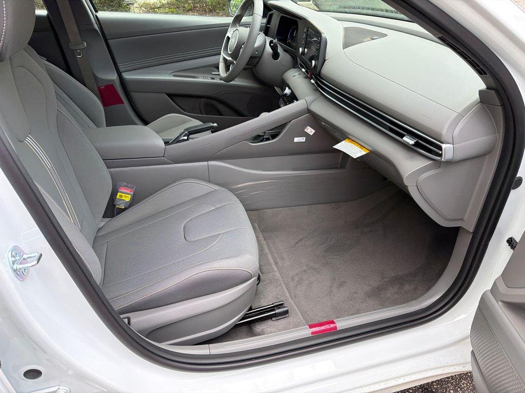 New 2026 White Hyundai SEL Sport image 13