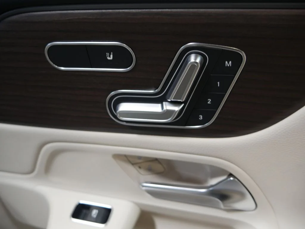 Certified Used 2026 Polar White Mercedes-Benz GLB 250 image 29