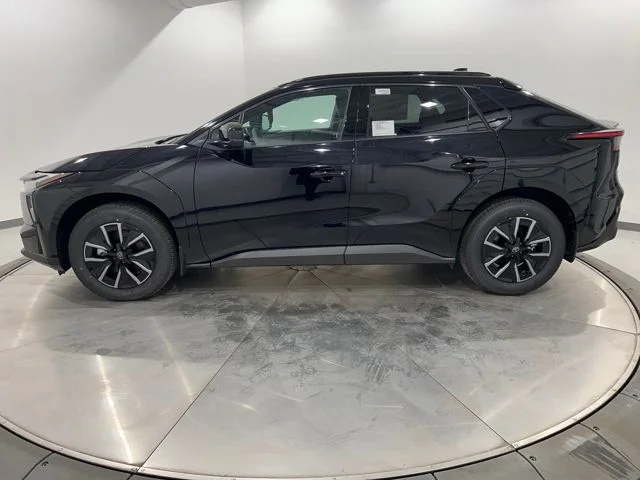 2026 Toyota bZ XLE - Photo 2