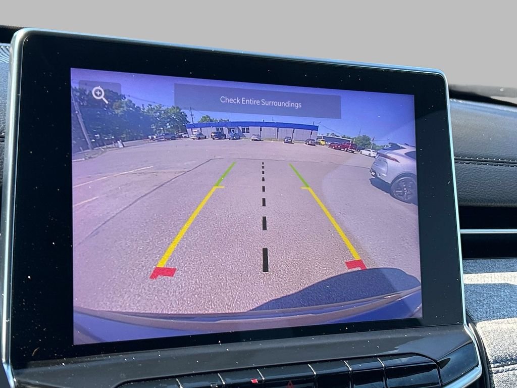Used 2023 Gray Jeep Latitude image 29