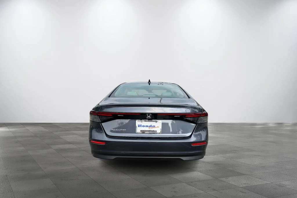 New 2026 Meteorite Gray Metallic Honda SE image 5