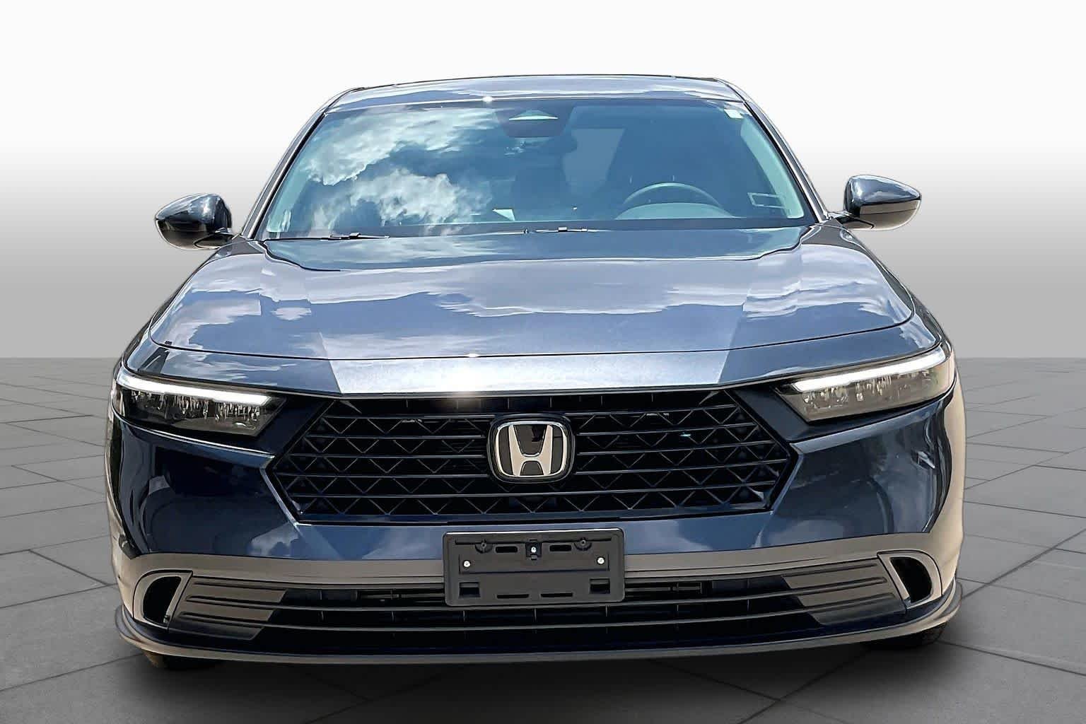 Used 2023 Meteorite Gray Metallic Honda EX image 4