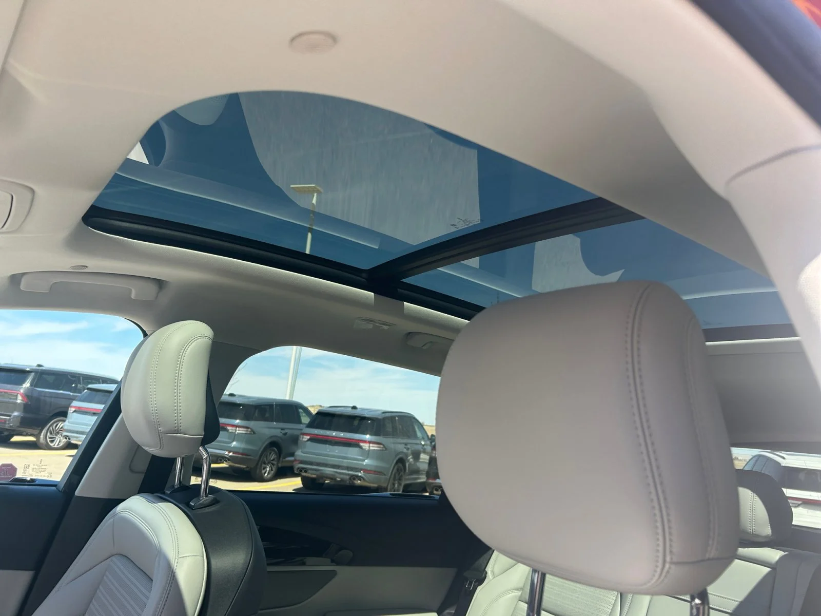 New 2026 Red Carpet Metallic Tinted Clearcoat Lincoln Reserve image 18