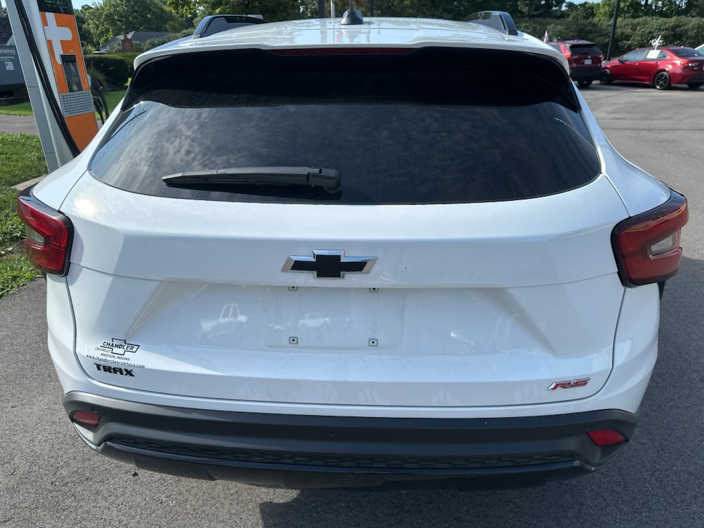 Used 2025 Summit White Chevrolet 2RS image 5