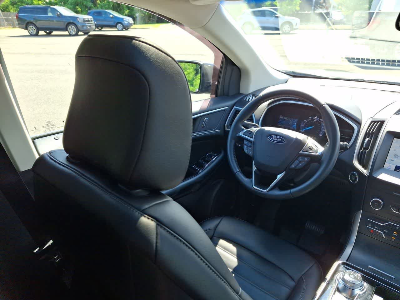 Used 2020 Magnetic Metallic Ford SEL image 15