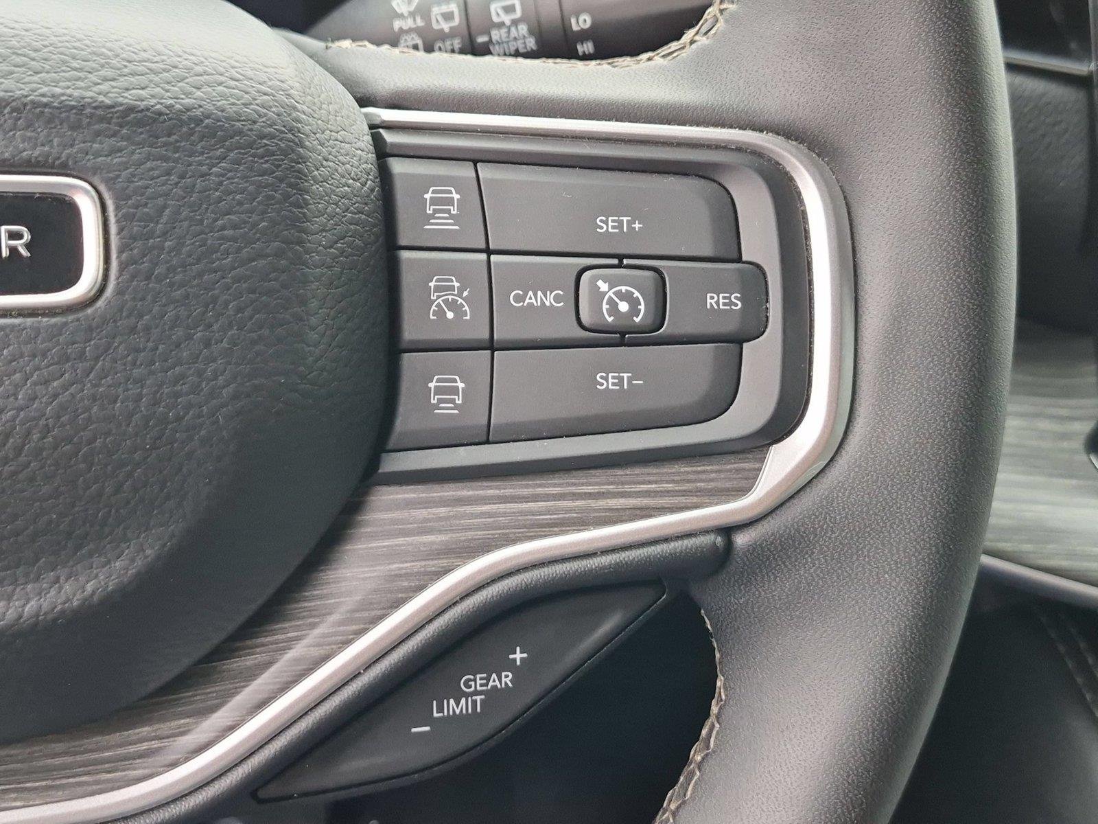 Used 2024 Diamond Black Crystal Pearlcoat Jeep Series II image 19