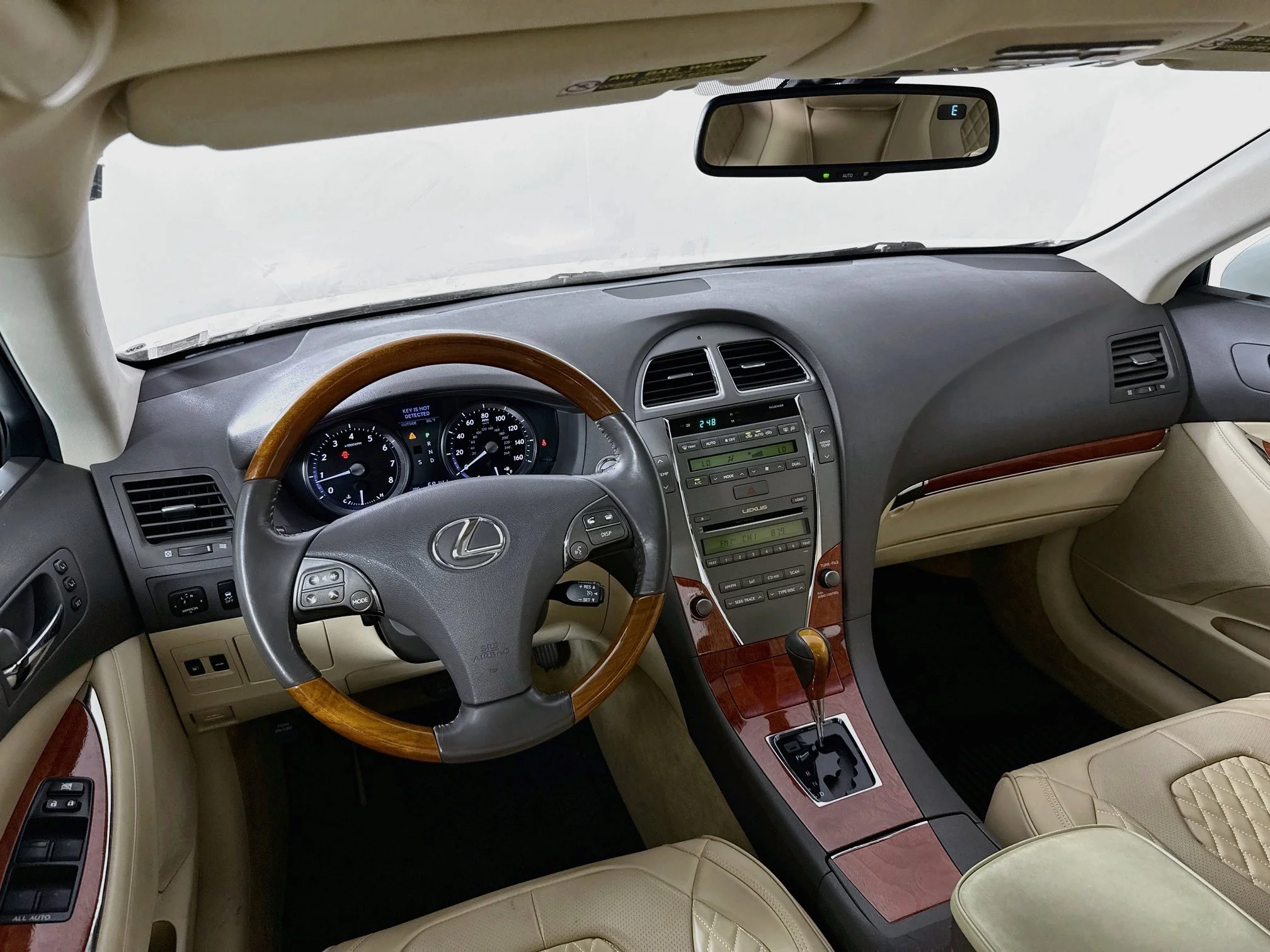 Used 2010 Starfire Pearl Lexus 350 image 22