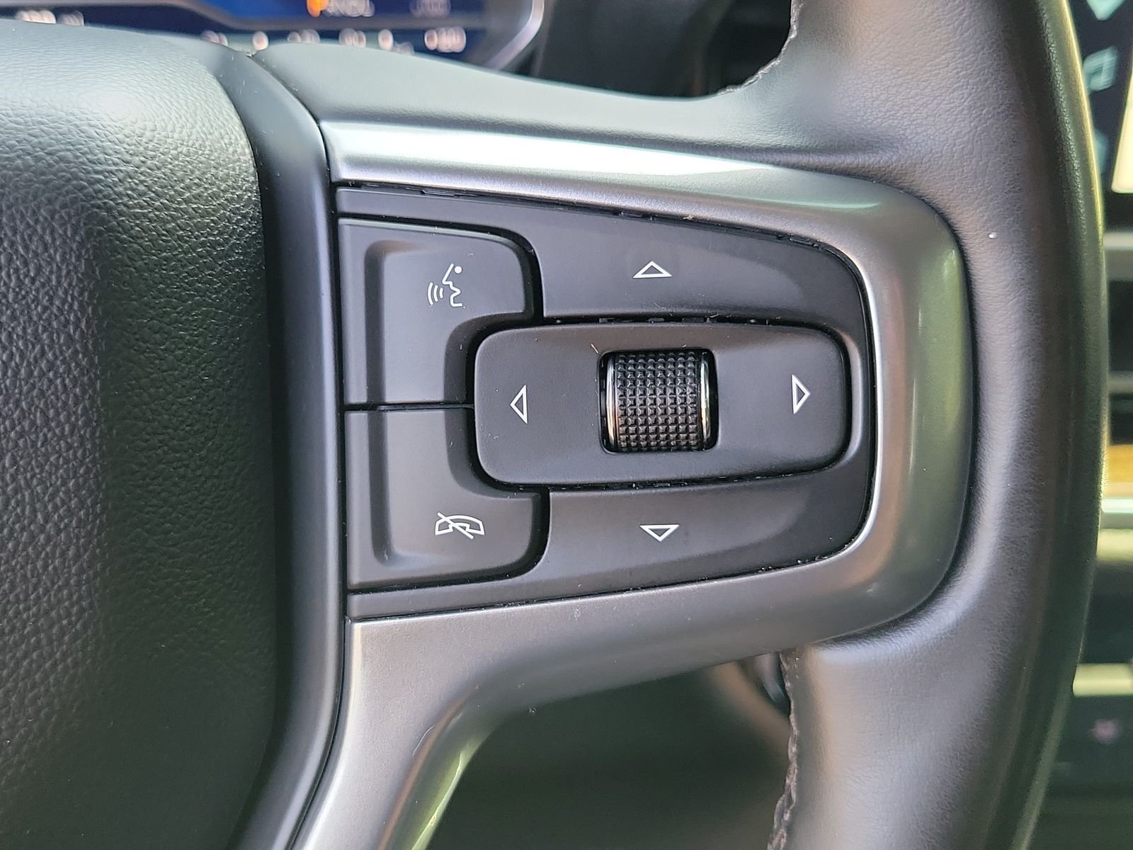 Used 2025 Gray Chevrolet LT image 17