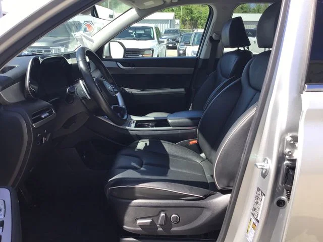 Used 2024 Silver Hyundai SEL image 9