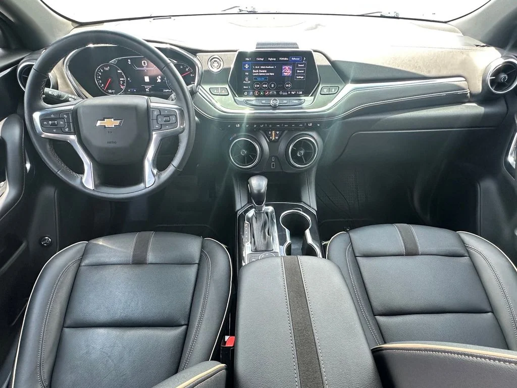Used 2022 Silver Chevrolet Premier image 23