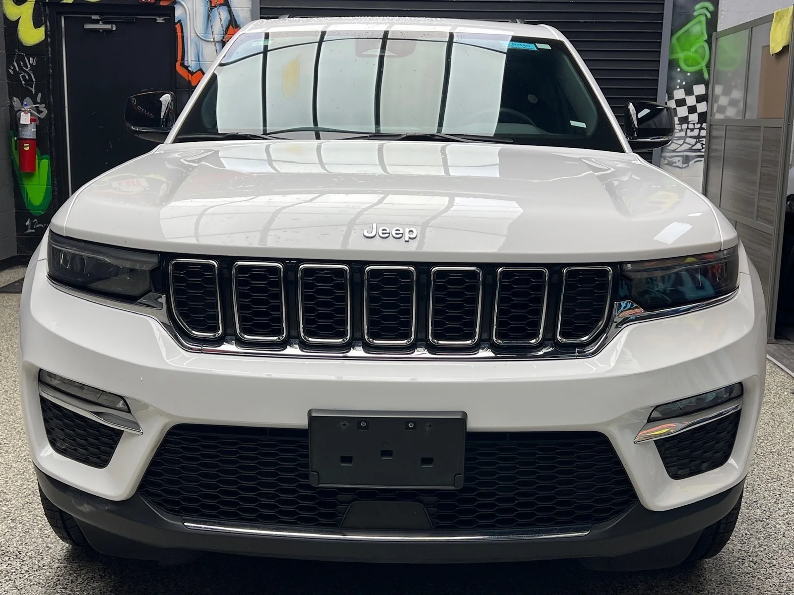 Used 2024 Bright White Clear Coat (pw7) Jeep 4xe image 2