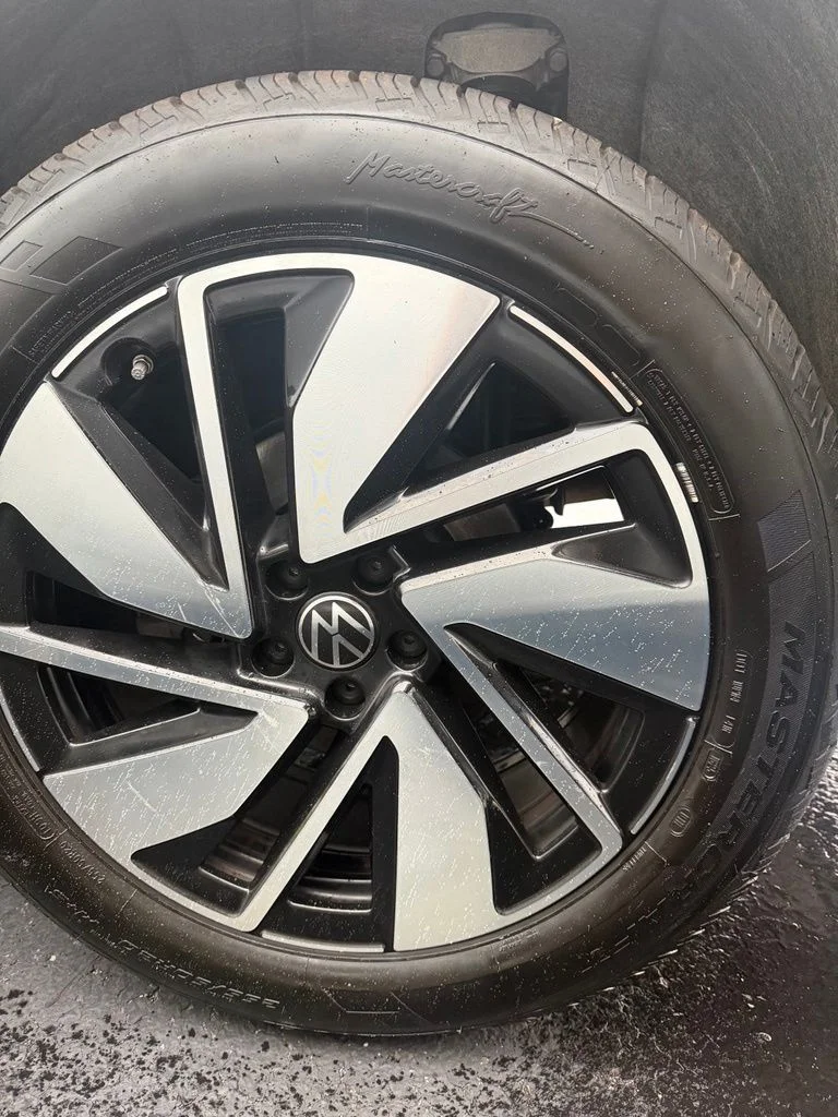 Used 2025 Gray Volkswagen 2.0T SE w/Technology image 18