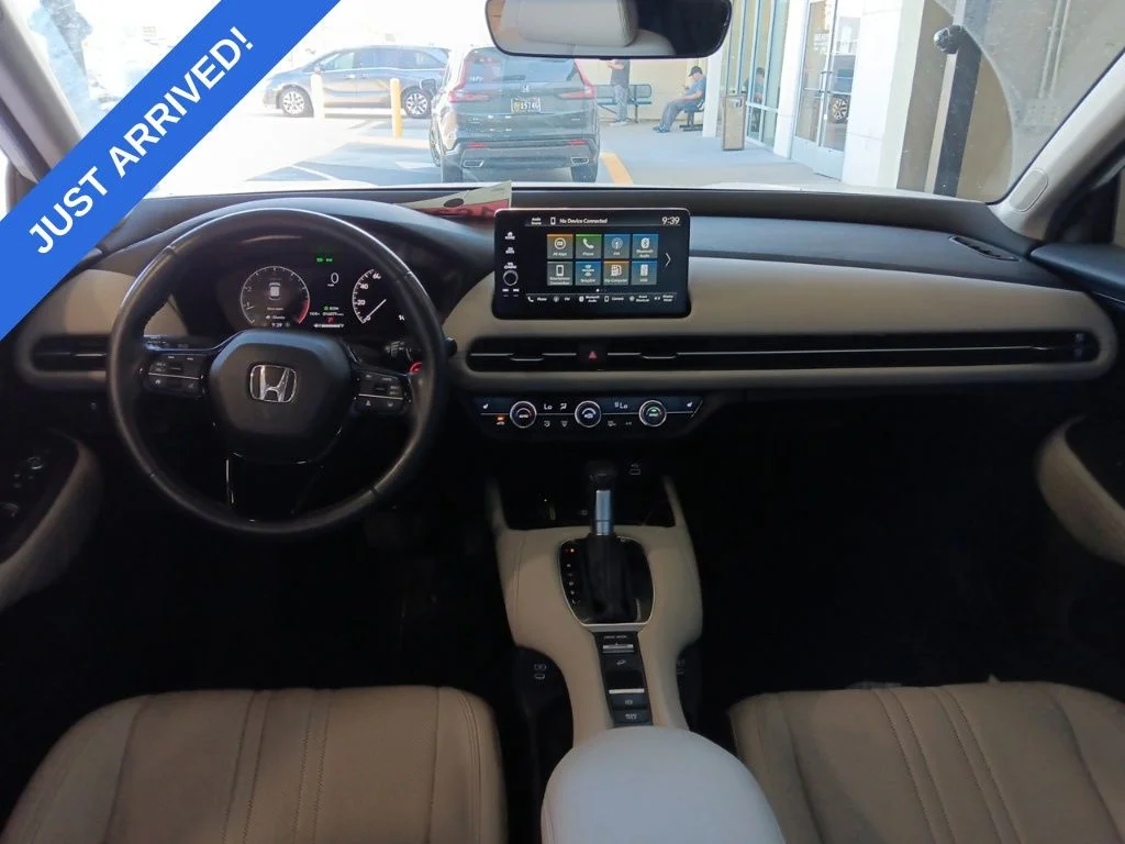 Certified Used 2024 Platinum White Pearl Honda EX-L image 5