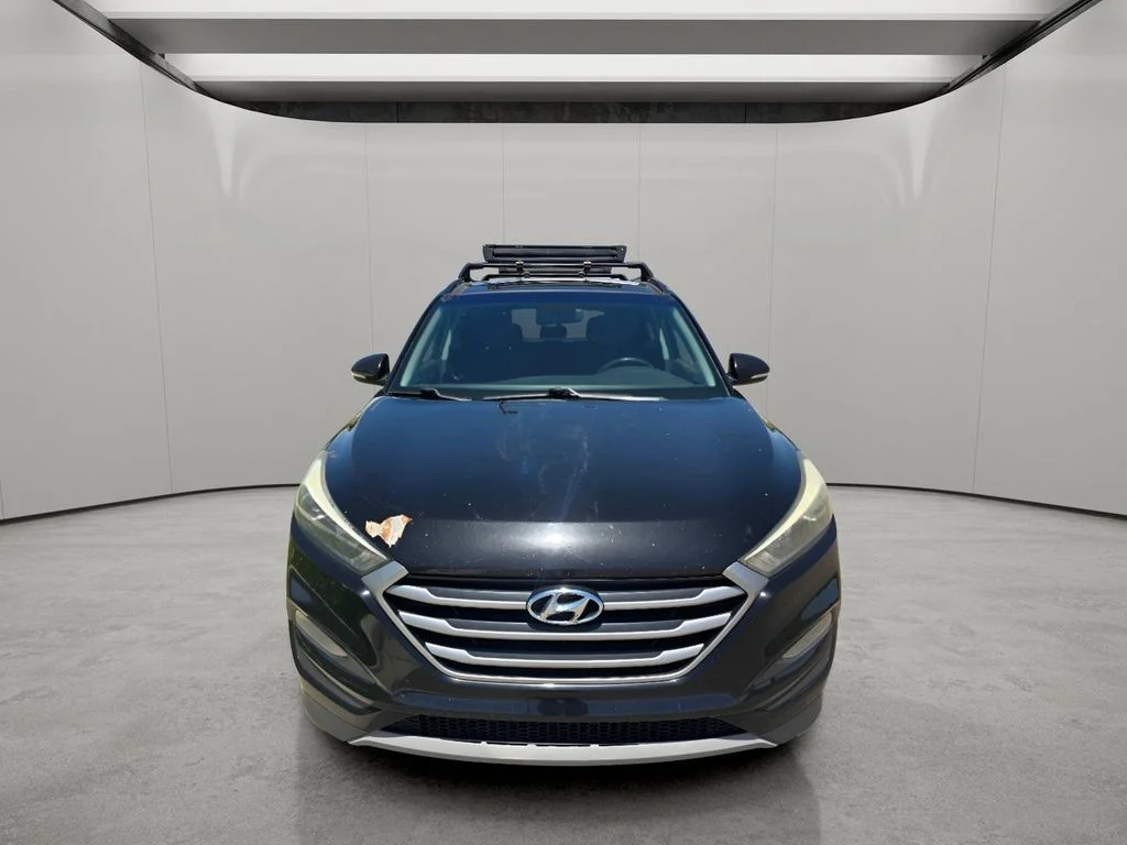 Used 2017 Black Noir Pearl Hyundai Night image 9