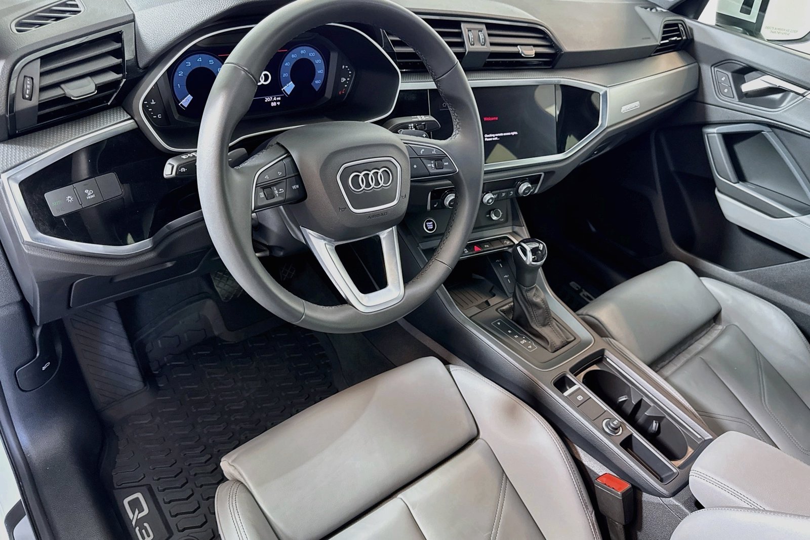 Used 2025  Audi S line Premium image 9