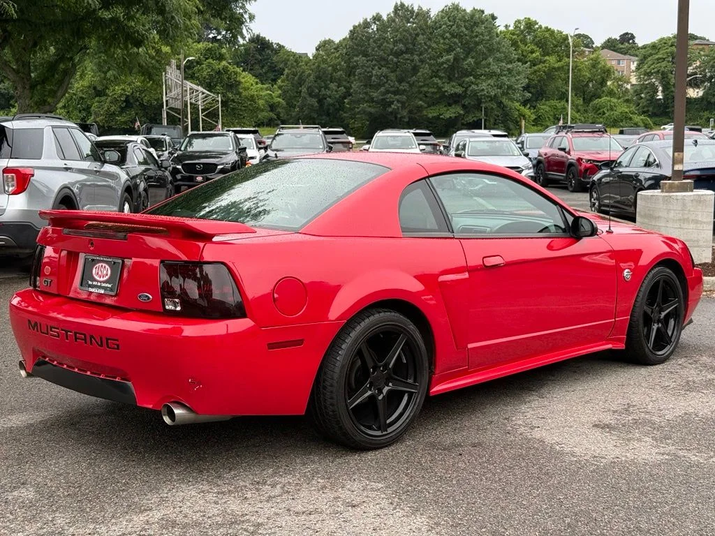 Used 2004 Red Ford GT image 10