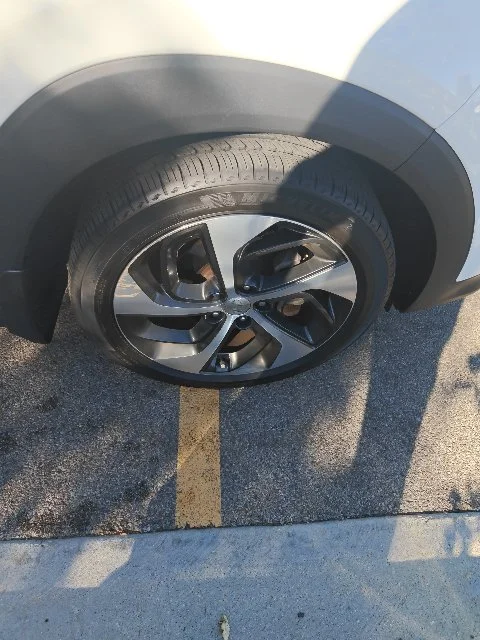 Used 2018 White Hyundai Value image 13
