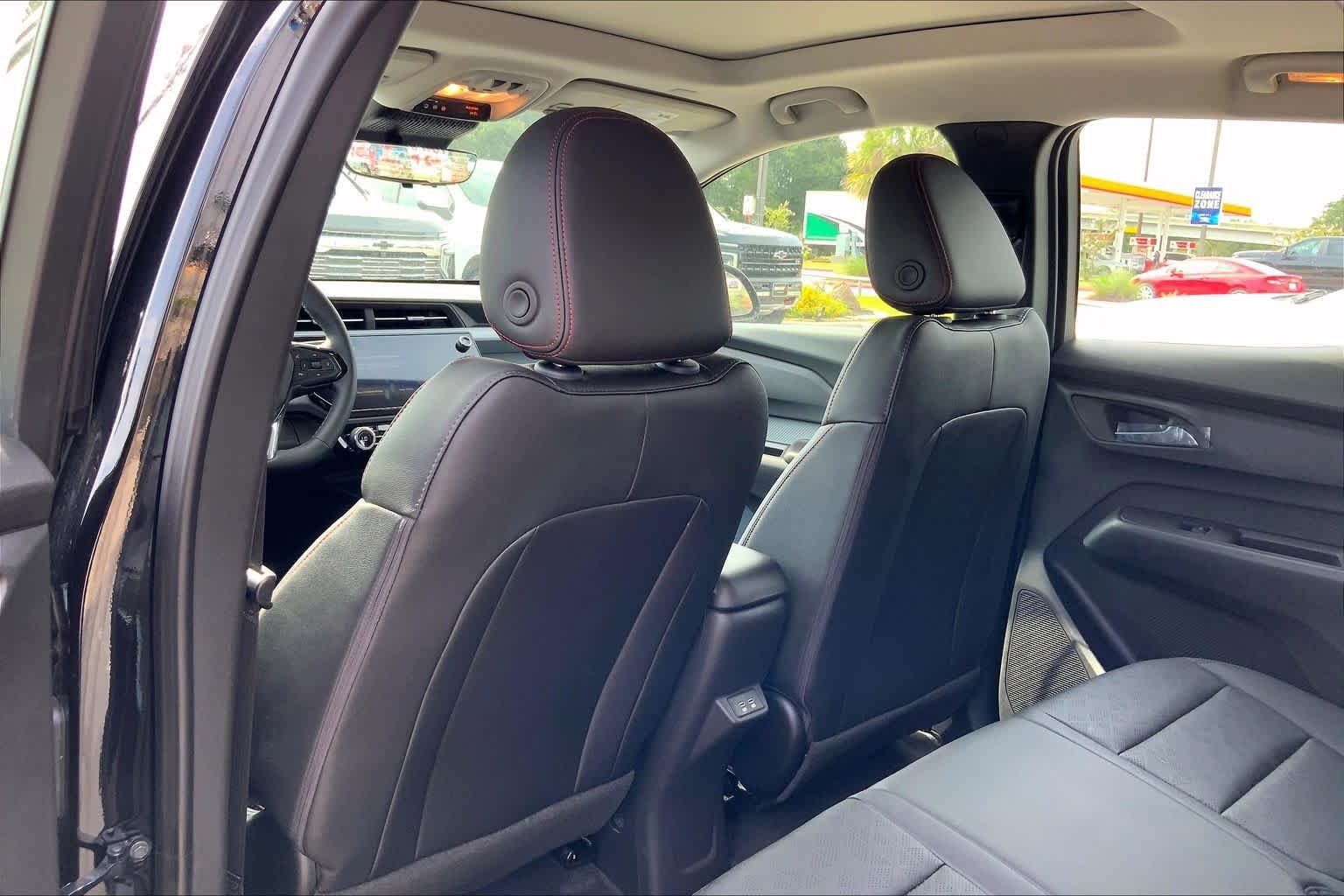 2027 Chevrolet Bolt RS - Photo 23