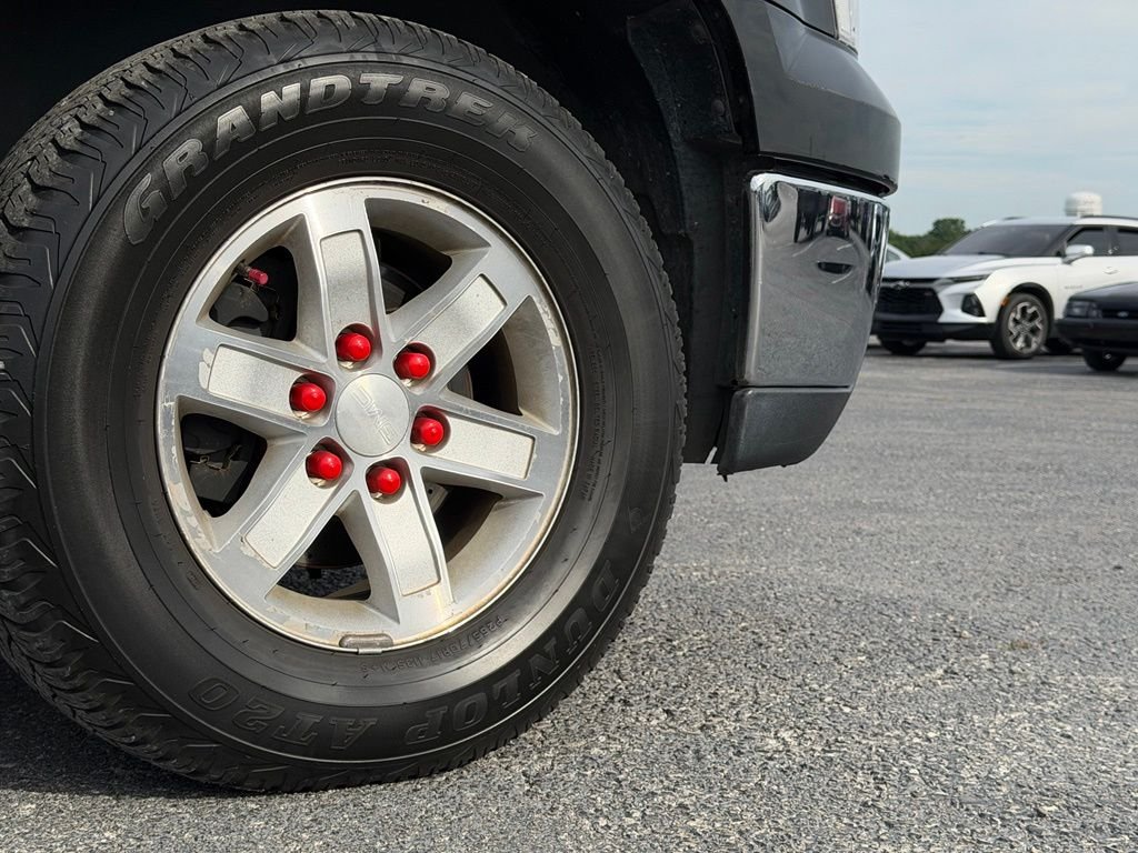 Used 2011 Black GMC SLE image 17