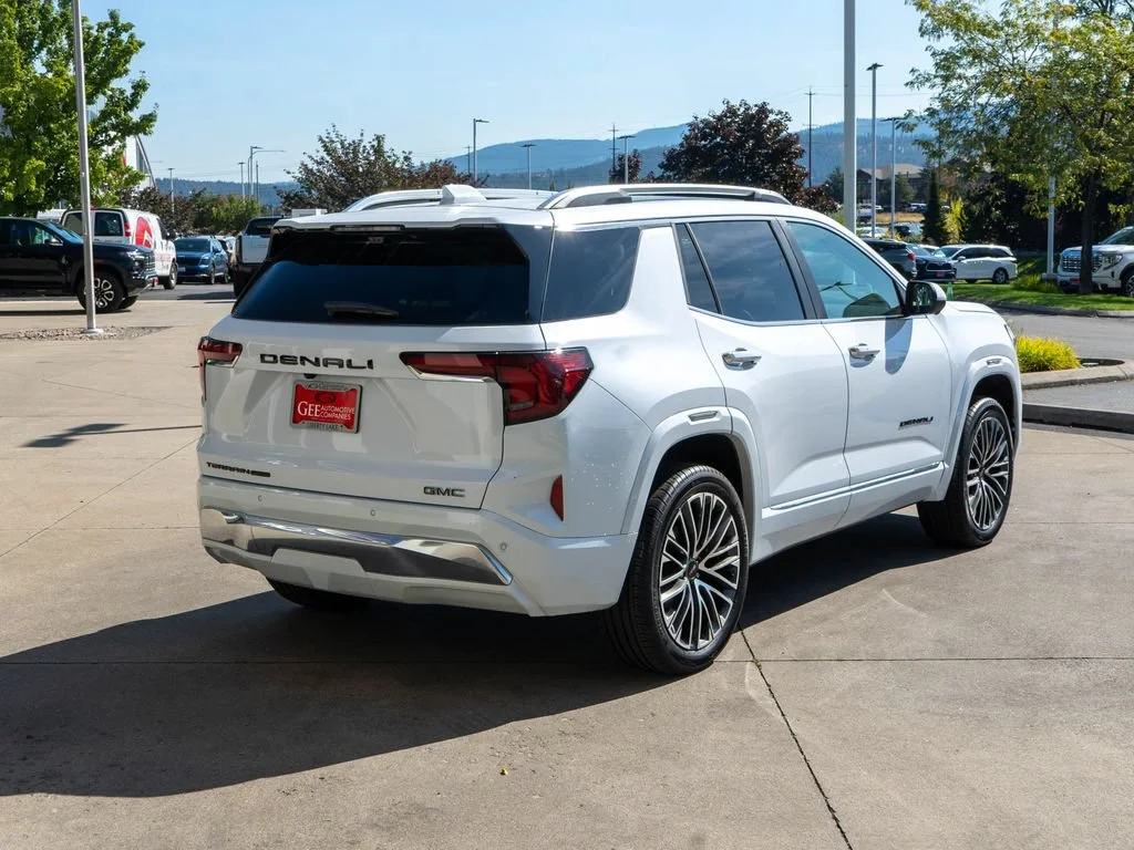 2026 GMC Terrain Denali - Photo 7