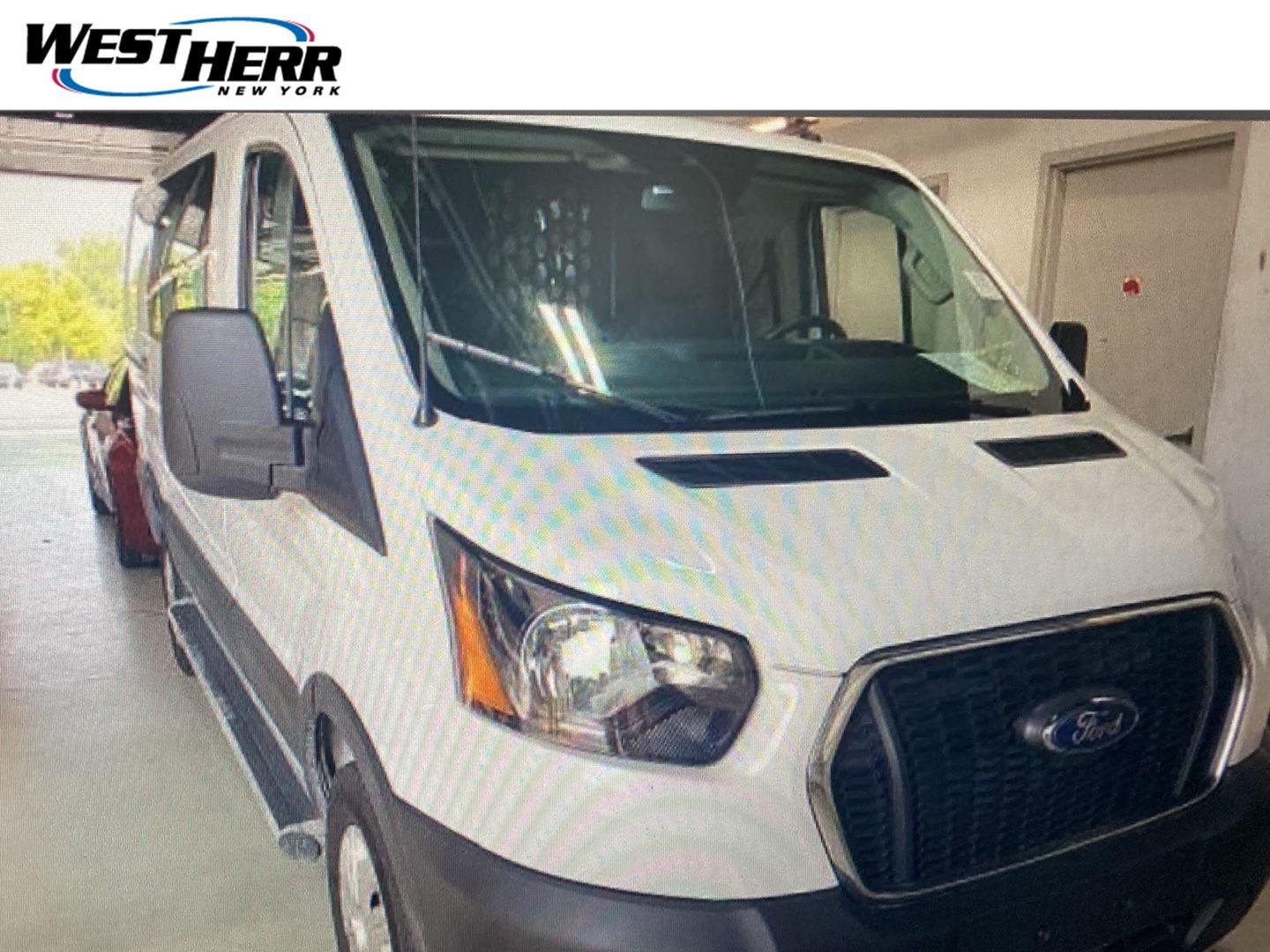 Used 2025 Oxford White Ford 250 image 1