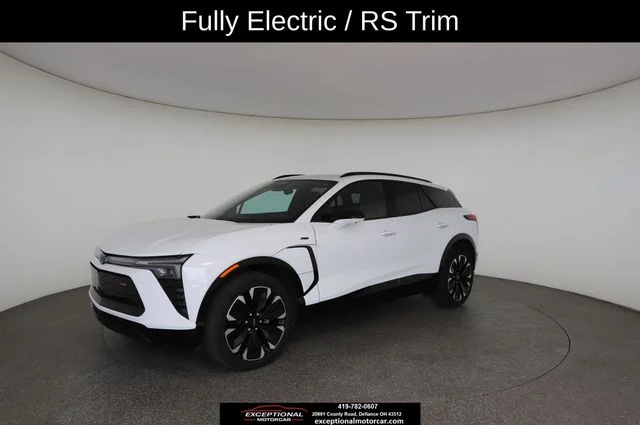 Used 2024 White Chevrolet RS image 3